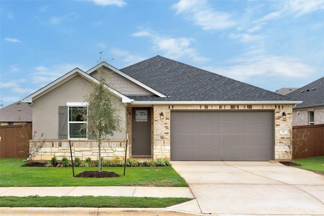 116 Jasmine Ln in Marble Falls, TX - Foto de edificio