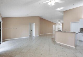 11808 NW 32nd Ct in Coral Springs, FL - Building Photo - Building Photo
