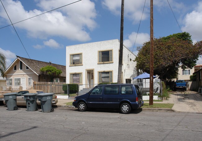 41-47 E 6th St in National City, CA - Foto de edificio - Building Photo