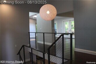 1327 Lone Pine Rd in Bloomfield Township, MI - Building Photo - Building Photo