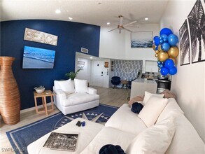 1160 Wildwood Lakes Blvd in Naples, FL - Foto de edificio - Building Photo