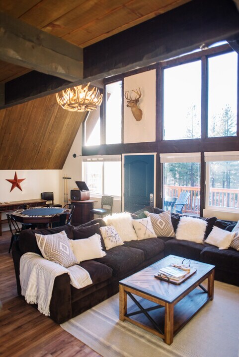27307 Matterhorn Dr in Lake Arrowhead, CA - Building Photo