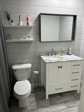 5618 Madison Ave, Unit #2 in Sacramento, CA - Foto de edificio - Building Photo