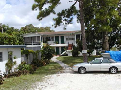 2829 Jackson St in Hollywood, FL - Building Photo