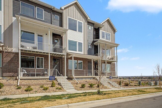 689 Saddle Dr in Erie, CO - Building Photo - Building Photo