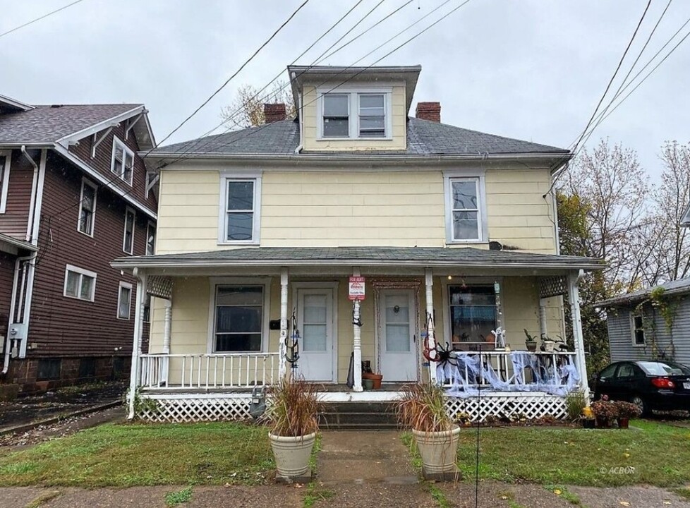 177 N Lancaster St, Unit 177 in Athens, OH - Foto de edificio