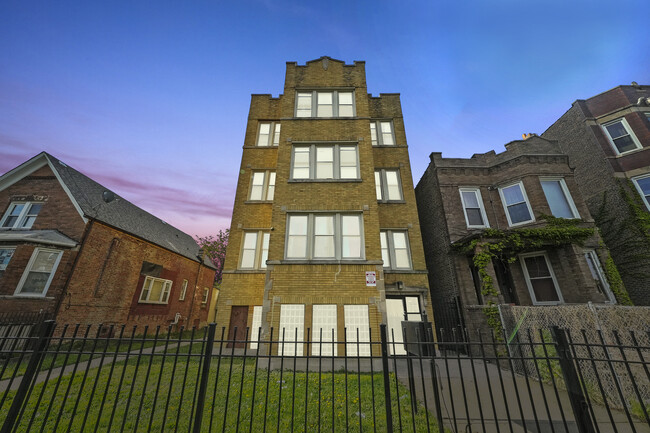 3531 Grenshaw in Chicago, IL - Building Photo - Building Photo