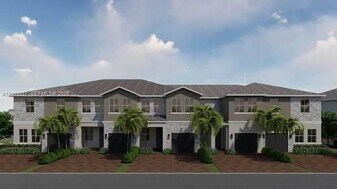 135 SW 171st Ln in Pembroke Pines, FL - Building Photo