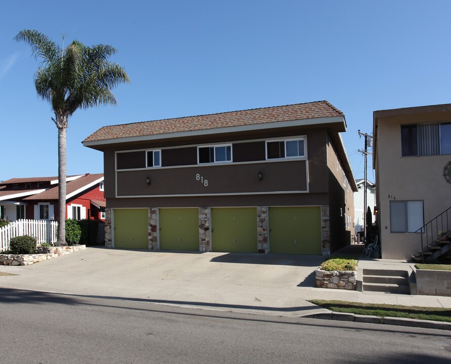 818 Palm Ave in Huntington Beach, CA - Building Photo