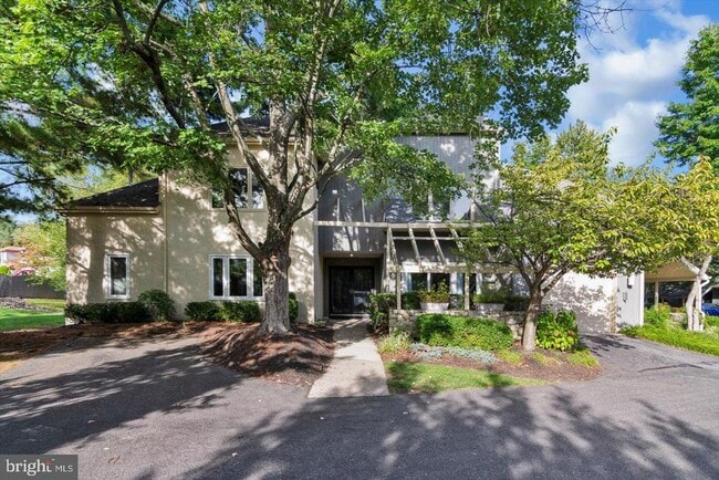 property at 915 Chanticleer