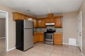 3108 Kingsborough Ave in McAllen, TX - Building Photo - Building Photo