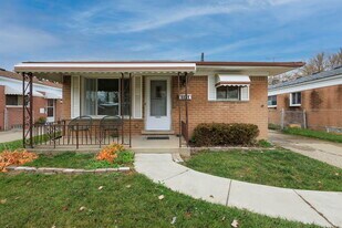 8261 Gerald Ave in Warren, MI - Building Photo