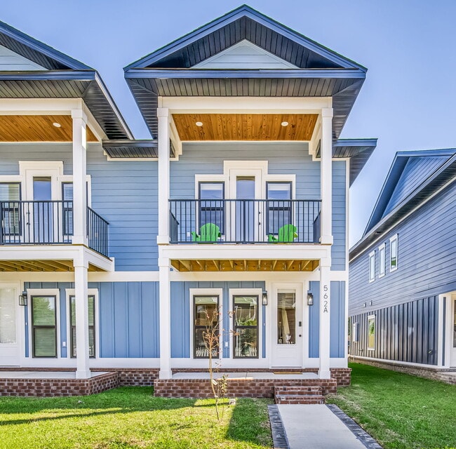 580 N De Villiers St, Unit A in Pensacola, FL - Foto de edificio - Building Photo