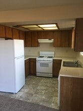 813 Mission Sierra Ct in Redding, CA - Building Photo - Building Photo