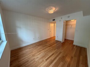 31 SE 5th St, Unit 1204 in Miami, FL - Building Photo - Building Photo