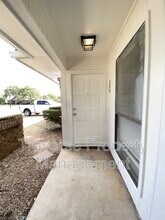209 Hickory Springs Dr in Euless, TX - Foto de edificio - Building Photo