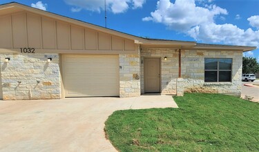 Villas at Belle Meadows in Belton, TX - Building Photo - Building Photo