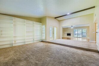 11026 McCree Rd in Dallas, TX - Foto de edificio - Building Photo