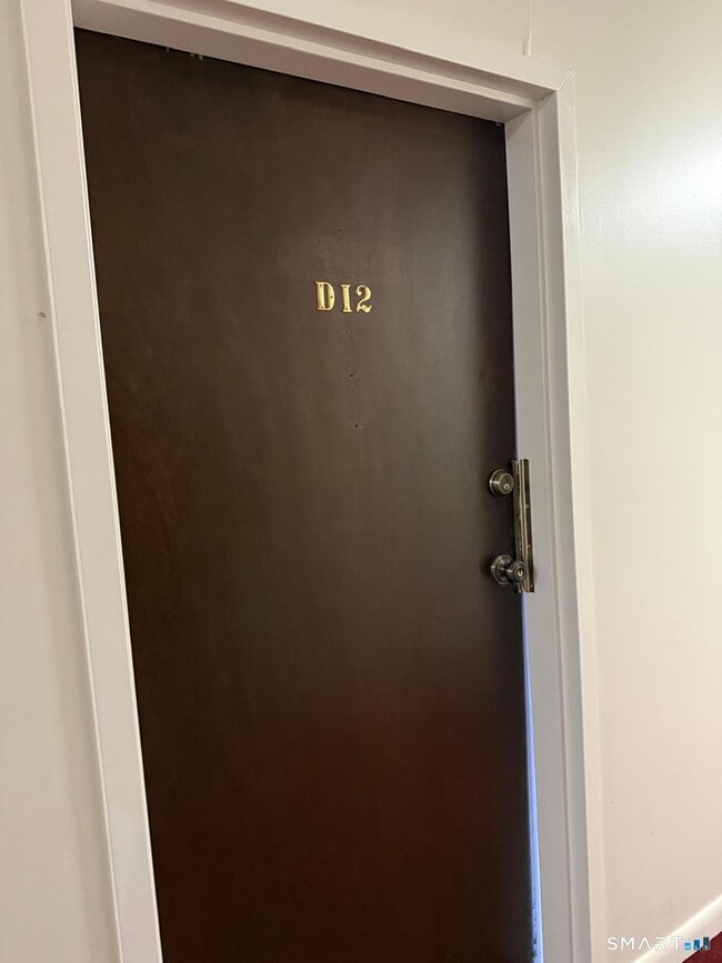 1274 E Main St in Meriden, CT - Building Photo - Building Photo