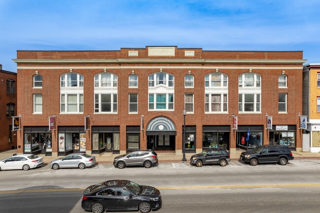 275 Main St in Webster, MA - Building Photo - Building Photo