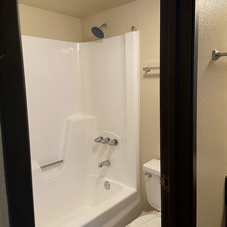 Deer Valley Village Apartments in Phoenix, AZ - Foto de edificio - Building Photo