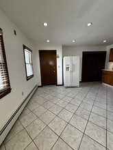 187 Belmont St, Unit #1 in Everett, MA - Foto de edificio - Building Photo