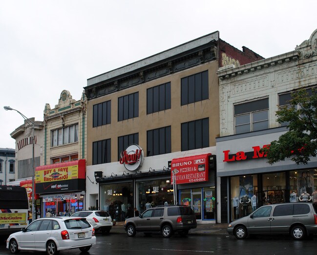 684 Main Ave