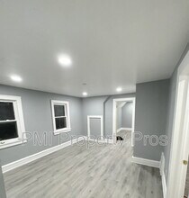 2057 N 32nd St in Milwaukee, WI - Building Photo - Building Photo