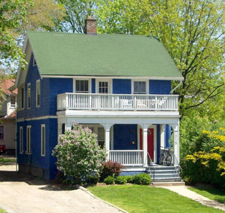 1315 Washtenaw Ave in Ann Arbor, MI - Building Photo