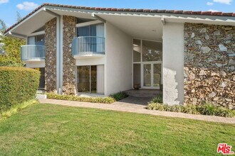 650 N Tigertail Rd in Los Angeles, CA - Building Photo - Building Photo