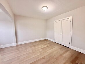 678 Willis Ave in Williston Park, NY - Building Photo - Building Photo