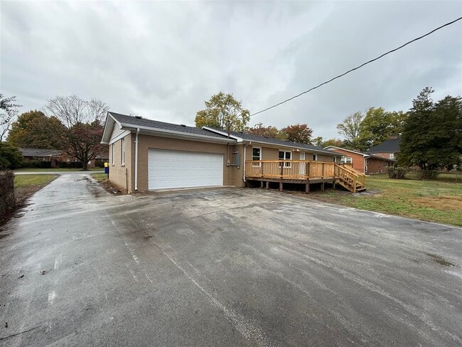 516 Claremoor Ave in Bowling Green, KY - Building Photo - Building Photo