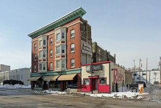 Water Street Apartments in Milwaukee, WI - Building Photo - Building Photo