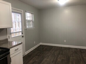 516 Sherwood Ct, Unit C in Cary, NC - Foto de edificio - Building Photo