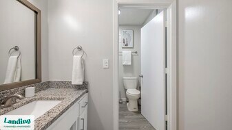 231 New Shackle Island Rd in Hendersonville, TN - Building Photo