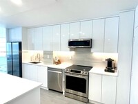 5555 Collins Ave, Unit 6A in Miami, FL - Building Photo - Building Photo