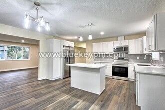 10712 NE 96th St in Vancouver, WA - Building Photo - Building Photo