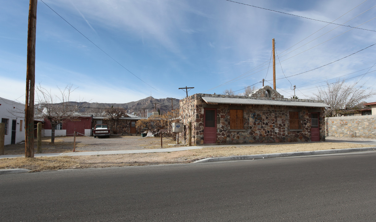 2605 Sparkman St in El Paso, TX - Building Photo