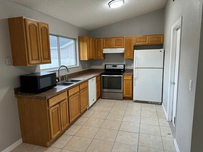 119 Watoga Ave SW in Palm Bay, FL - Building Photo - Building Photo