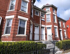 2355 N High St in Columbus, OH - Building Photo