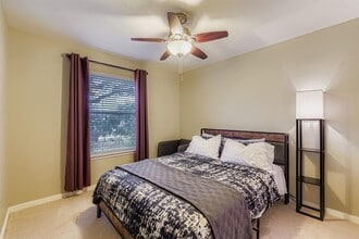 1215 Speer Ln in Austin, TX - Building Photo - Building Photo