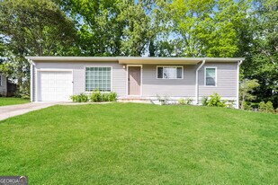 862 Kennesaw Dr in Forest Park, GA - Building Photo