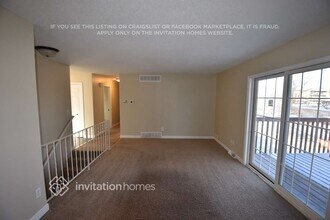 801 Mccallum Dr in New Brighton, MN - Foto de edificio - Building Photo