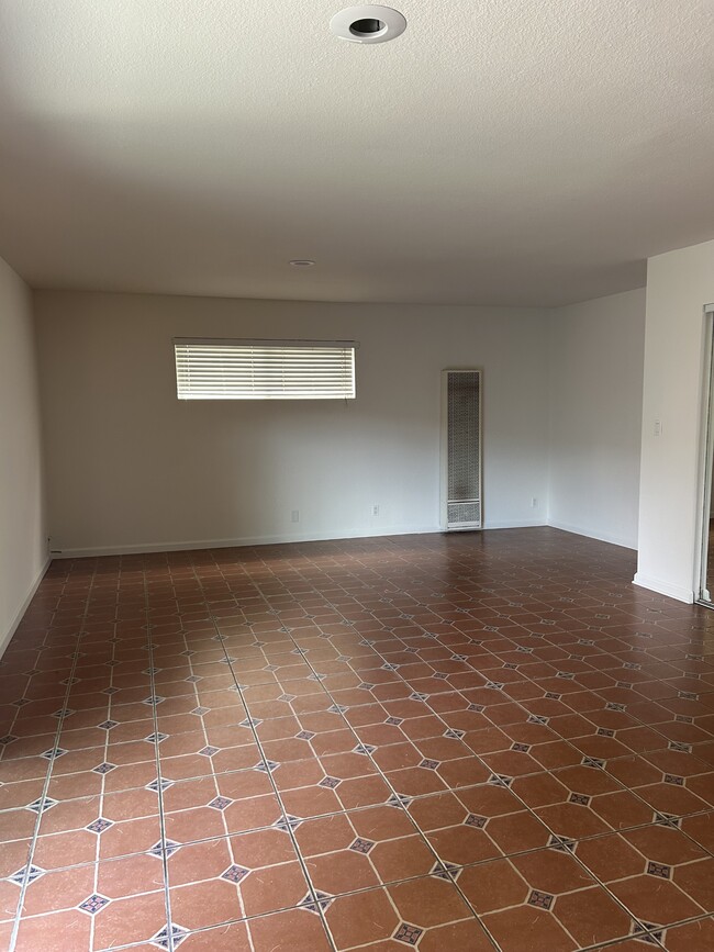 321 Melrose Dr in Oxnard, CA - Building Photo - Building Photo