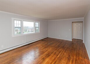136 N Chestnut St in New Paltz, NY - Building Photo - Building Photo