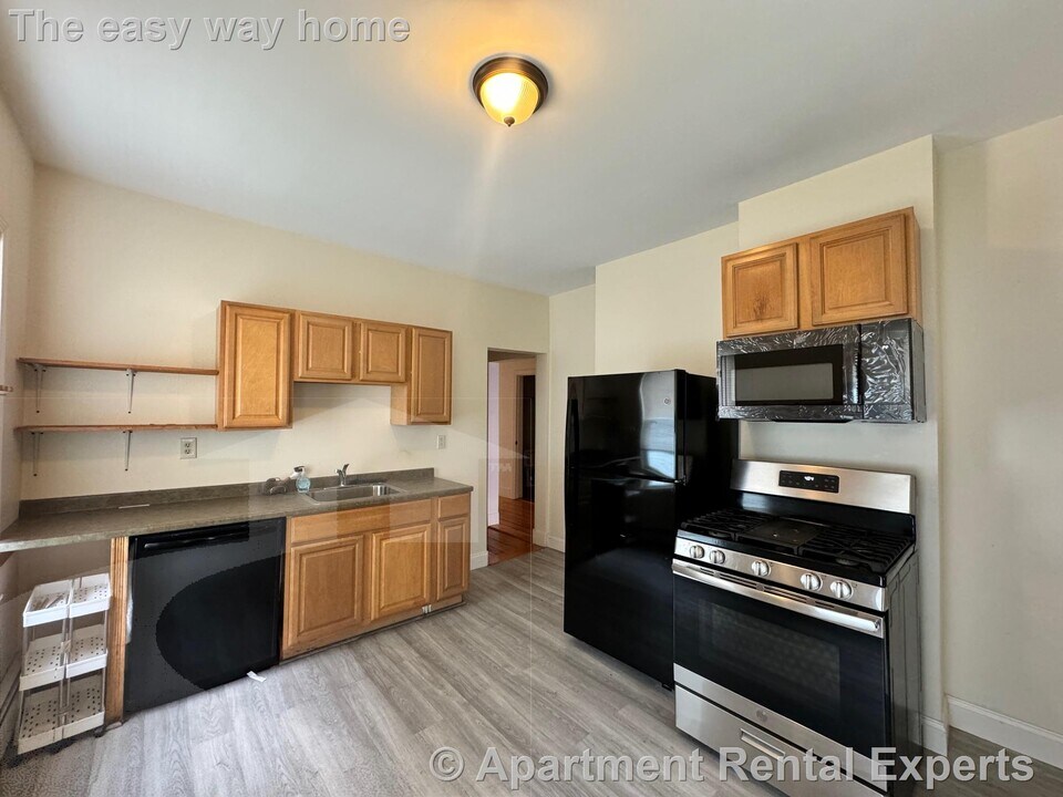 61 Webster Ave in Somerville, MA - Building Photo