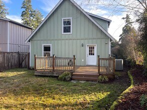 1185 Shorewood Dr in Bremerton, WA - Building Photo - Building Photo