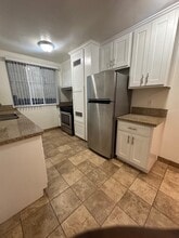 2320 W 24th St in Los Angeles, CA - Foto de edificio - Building Photo