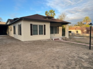 1702 Okane St in Laredo, TX - Building Photo