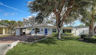 817 Harbor Dr S in Venice, FL - Building Photo - Building Photo